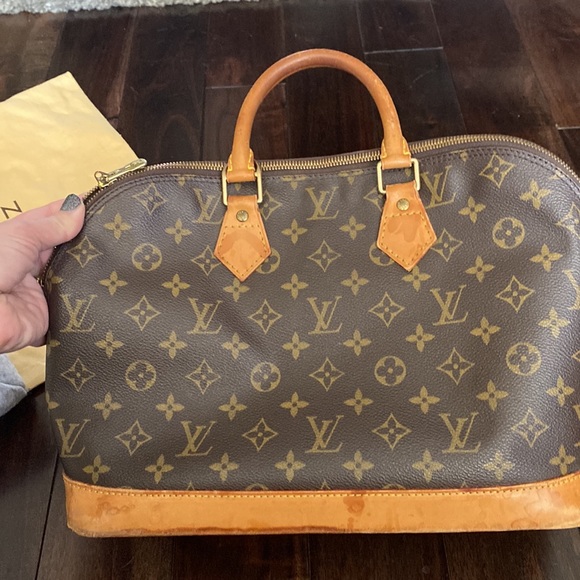Authentic Louis Vuitton Alma PM, needs love ❤️‍🩹 - Picture 6 of 17